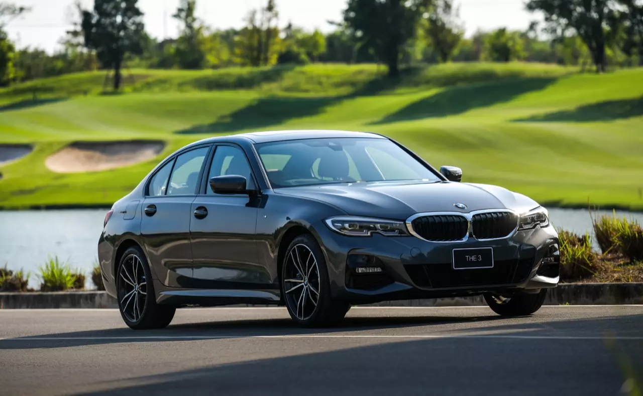 ประกอบไทยราคาน่ารัก BMW 320d ดีเซลจอมประหยัด / 330e M SPORT เสียบปลั๊ก รักษ์โลก!