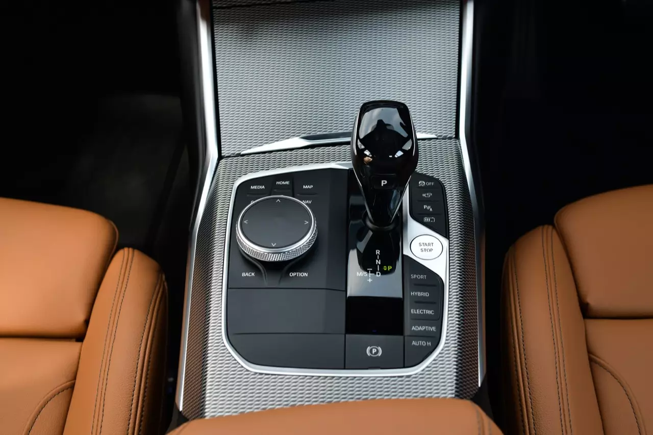 ประกอบไทยราคาน่ารัก BMW 320d ดีเซลจอมประหยัด / 330e M SPORT เสียบปลั๊ก รักษ์โลก!