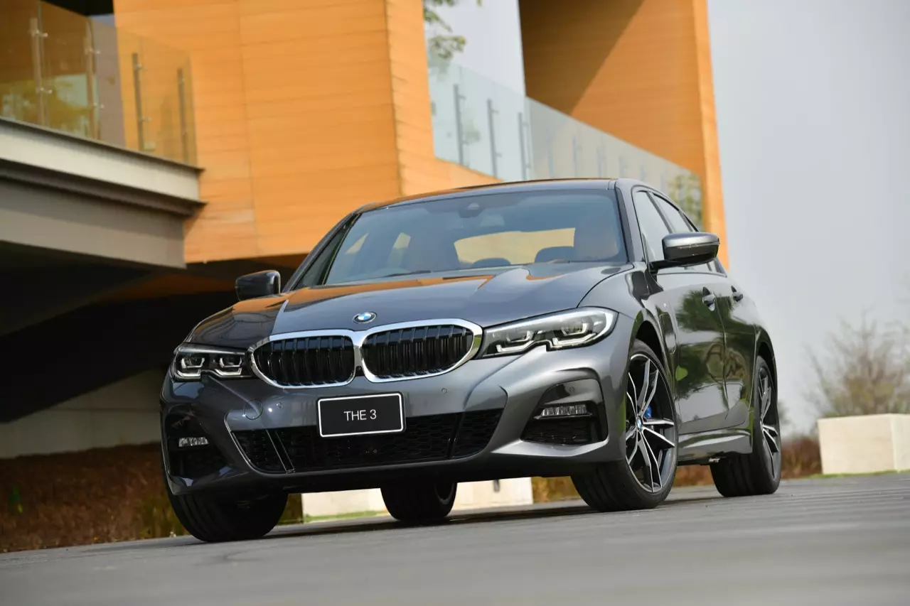 ประกอบไทยราคาน่ารัก BMW 320d ดีเซลจอมประหยัด / 330e M SPORT เสียบปลั๊ก รักษ์โลก!