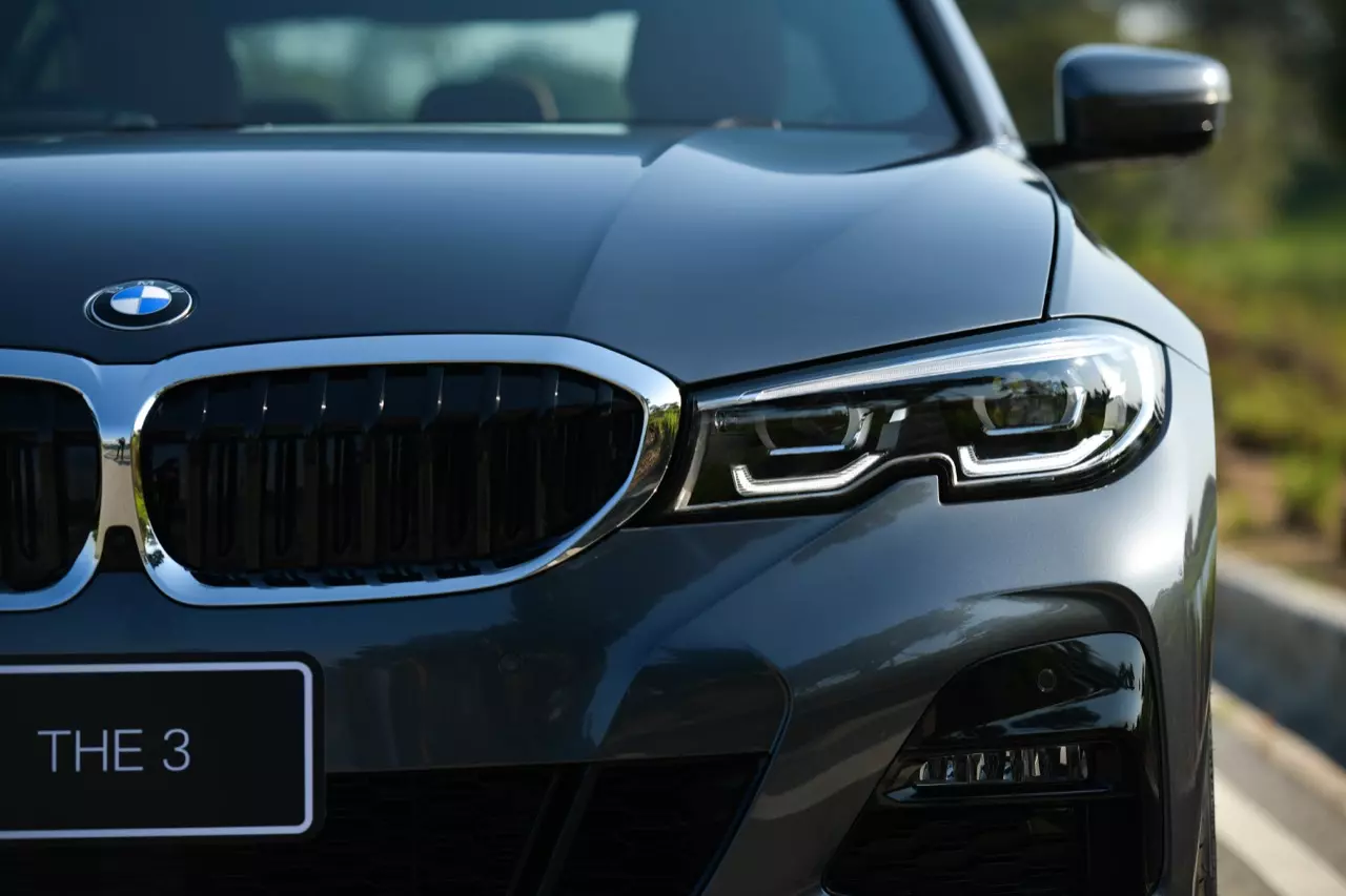 ประกอบไทยราคาน่ารัก BMW 320d ดีเซลจอมประหยัด / 330e M SPORT เสียบปลั๊ก รักษ์โลก!