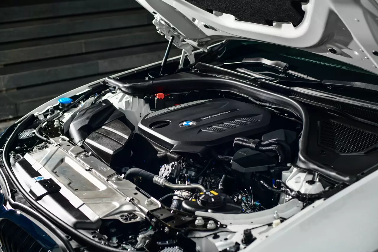 ประกอบไทยราคาน่ารัก BMW 320d ดีเซลจอมประหยัด / 330e M SPORT เสียบปลั๊ก รักษ์โลก!