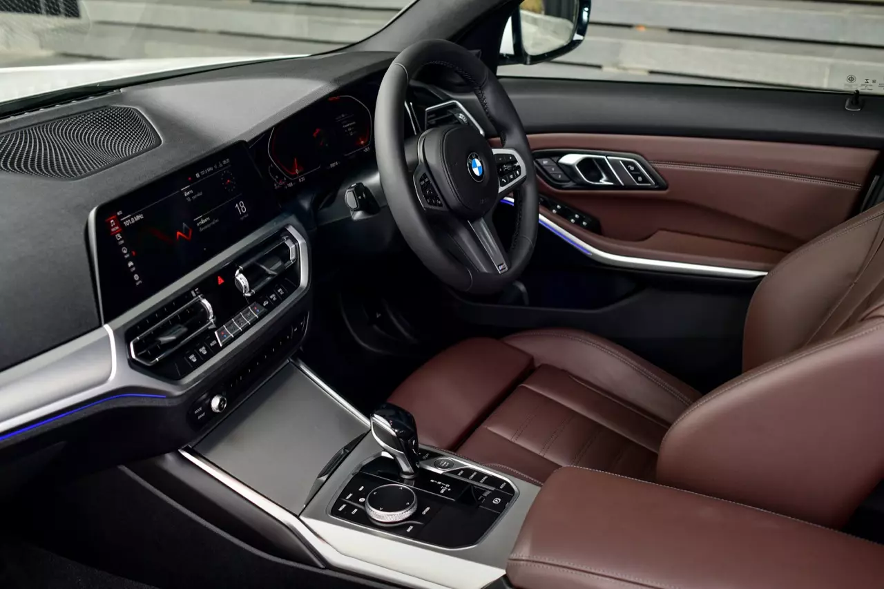 ประกอบไทยราคาน่ารัก BMW 320d ดีเซลจอมประหยัด / 330e M SPORT เสียบปลั๊ก รักษ์โลก!