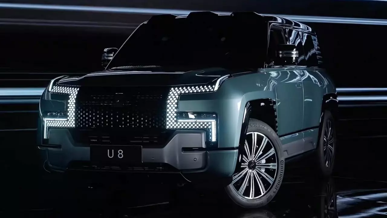 มอเตอร์สี่ตัว 1,100 แรงม้า BYD YangWang เปิดตัวยานยนต์ไฟฟ้าเอสยูวีรุ่น U8