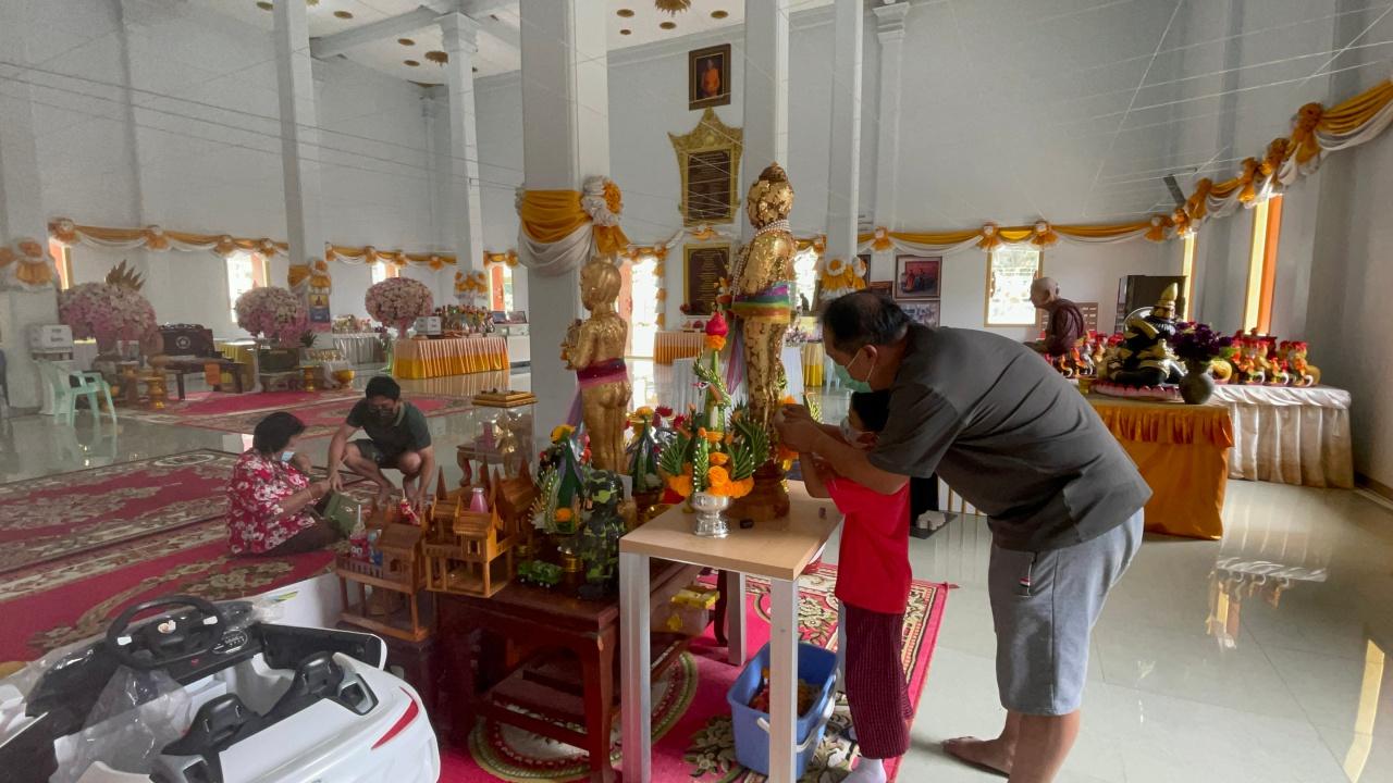ส่องเลขเด็ดแก้บน "ไอ้ไข่" หลังหนุ่มขอให้แม่หายป่วยกลับมาเดินได้อีกครั้ง ลุ้นโชค