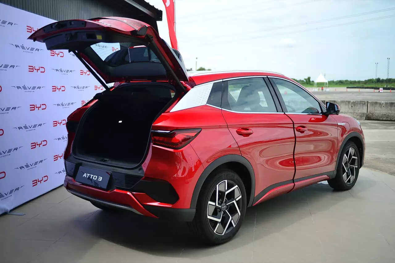สัมผัสแรกสุดแสบทรวง ทดสอบ รถยนต์ไฟฟ้า BYD ATTO3 