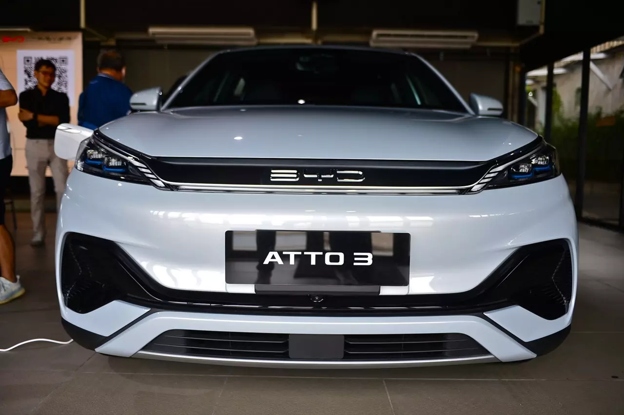 สัมผัสแรกสุดแสบทรวง ทดสอบ รถยนต์ไฟฟ้า BYD ATTO3 