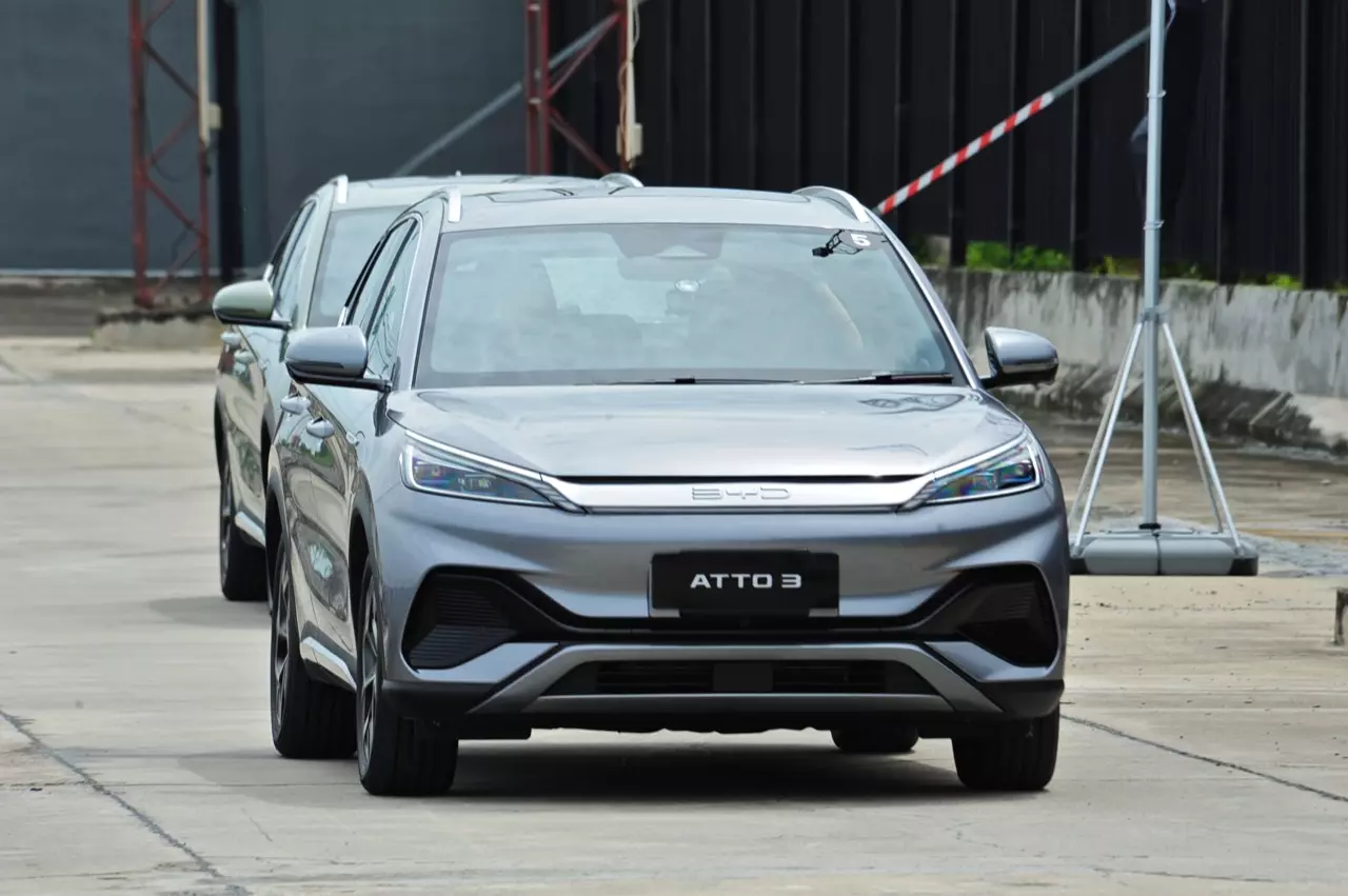 สัมผัสแรกสุดแสบทรวง ทดสอบ รถยนต์ไฟฟ้า BYD ATTO3 