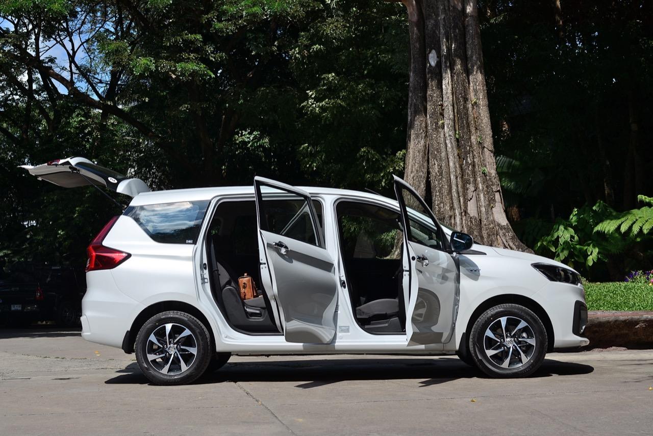 Indo-Go hybrid housewife NEW SUZUKI ERTIGA SMART HYBRID