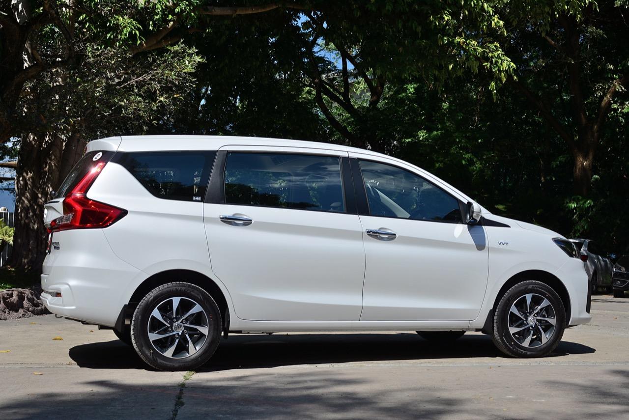 Indo-Go hybrid housewife NEW SUZUKI ERTIGA SMART HYBRID