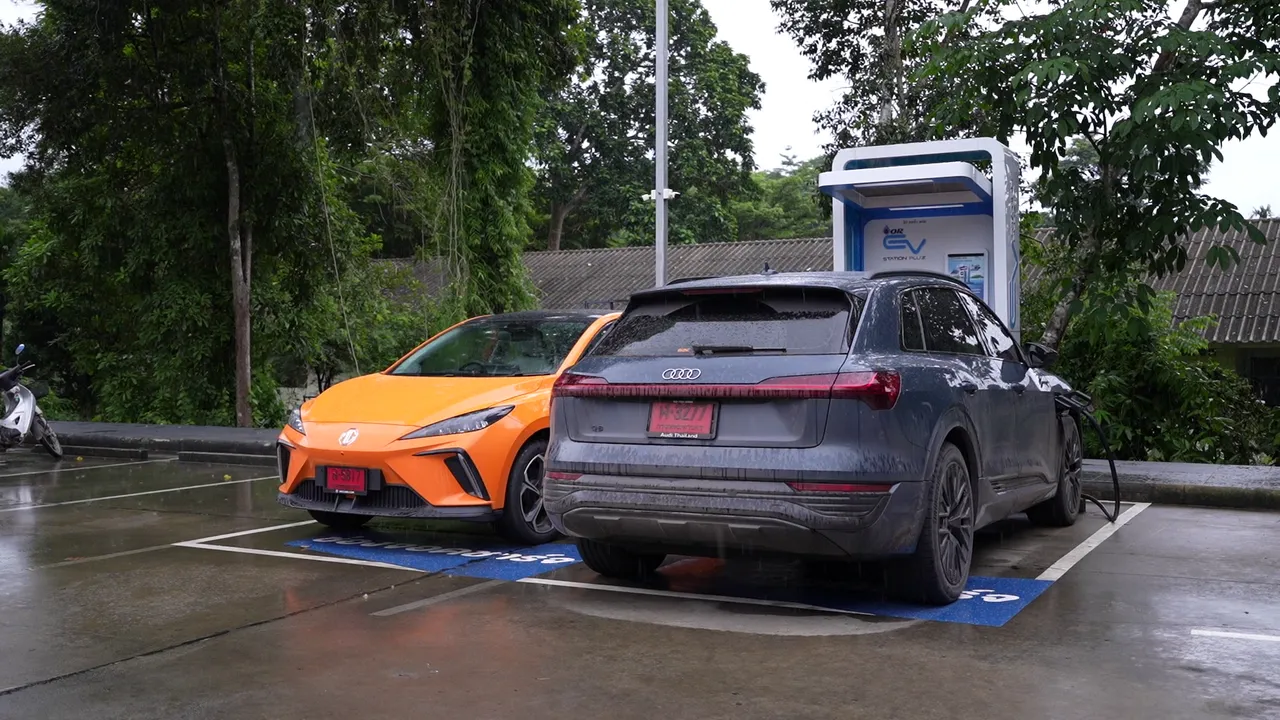 เที่ยวเกาะช้างหน้าฝนในรถ EV จุดชาร์จมี ซีฟู้ดอุดมสมบูรณ์ แต่มันจะเปียกปอนหน่อย
