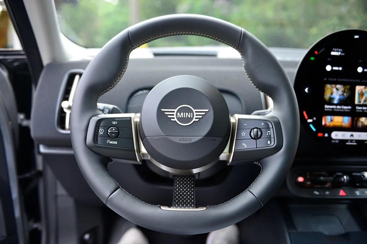 ใหญ่สะใจวิ่งไกล 430 กิโลเมตร MINI NEW COUNTRYMAN SE ALL4