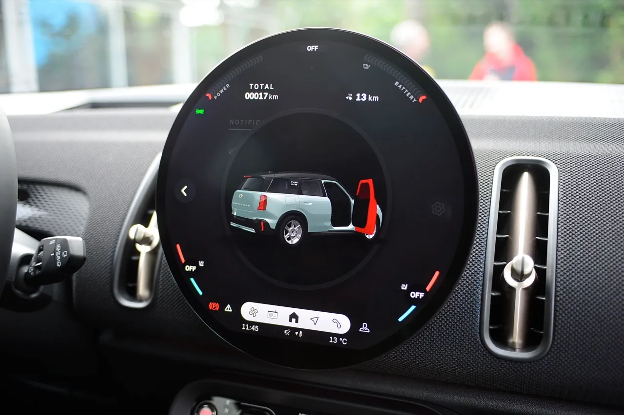 ใหญ่สะใจวิ่งไกล 430 กิโลเมตร MINI NEW COUNTRYMAN SE ALL4