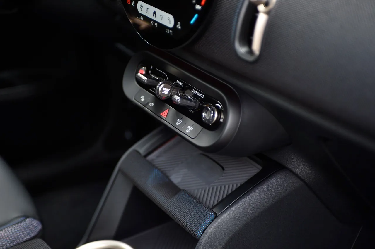 ใหญ่สะใจวิ่งไกล 430 กิโลเมตร MINI NEW COUNTRYMAN SE ALL4