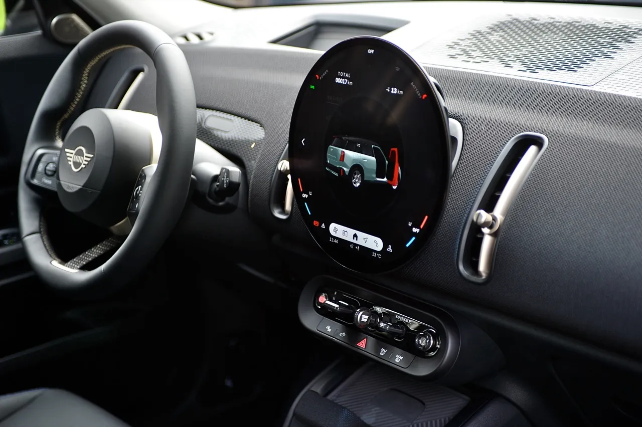 ใหญ่สะใจวิ่งไกล 430 กิโลเมตร MINI NEW COUNTRYMAN SE ALL4