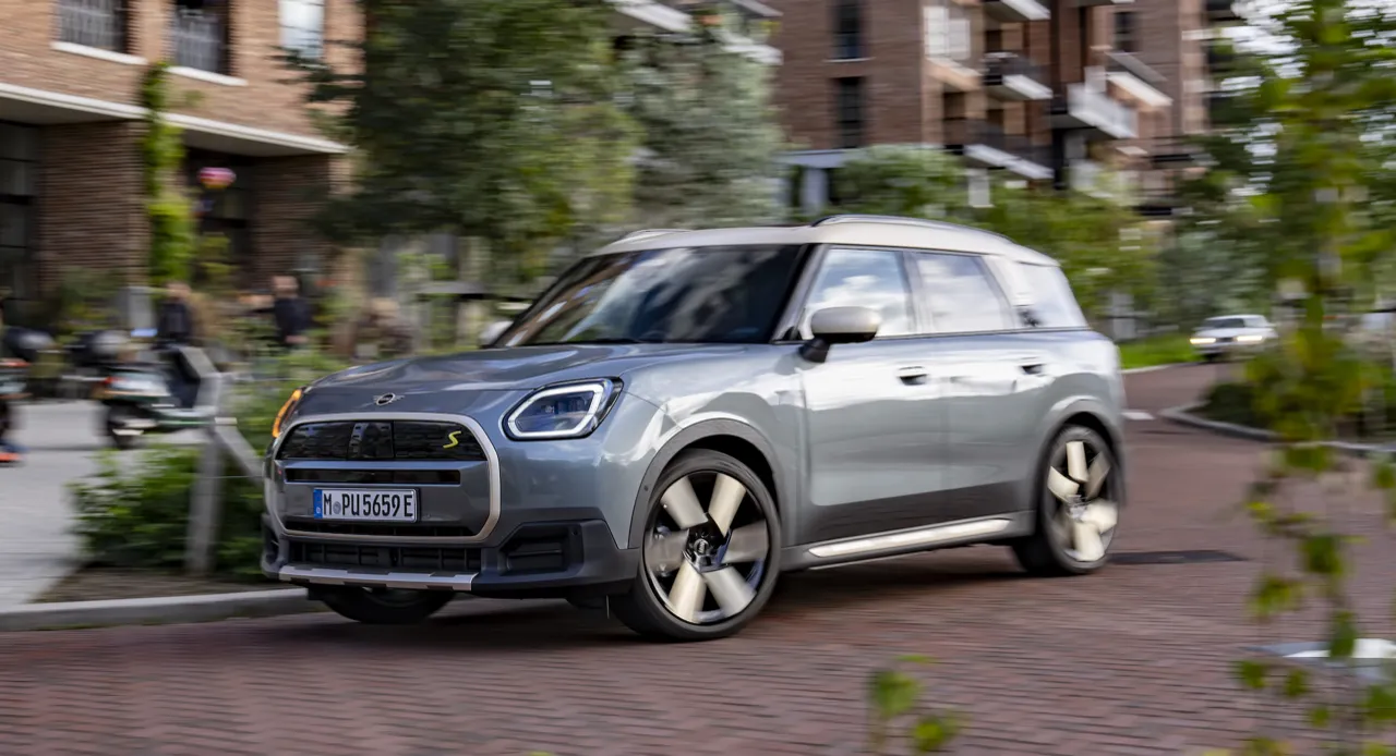 ใหญ่สะใจวิ่งไกล 430 กิโลเมตร MINI NEW COUNTRYMAN SE ALL4