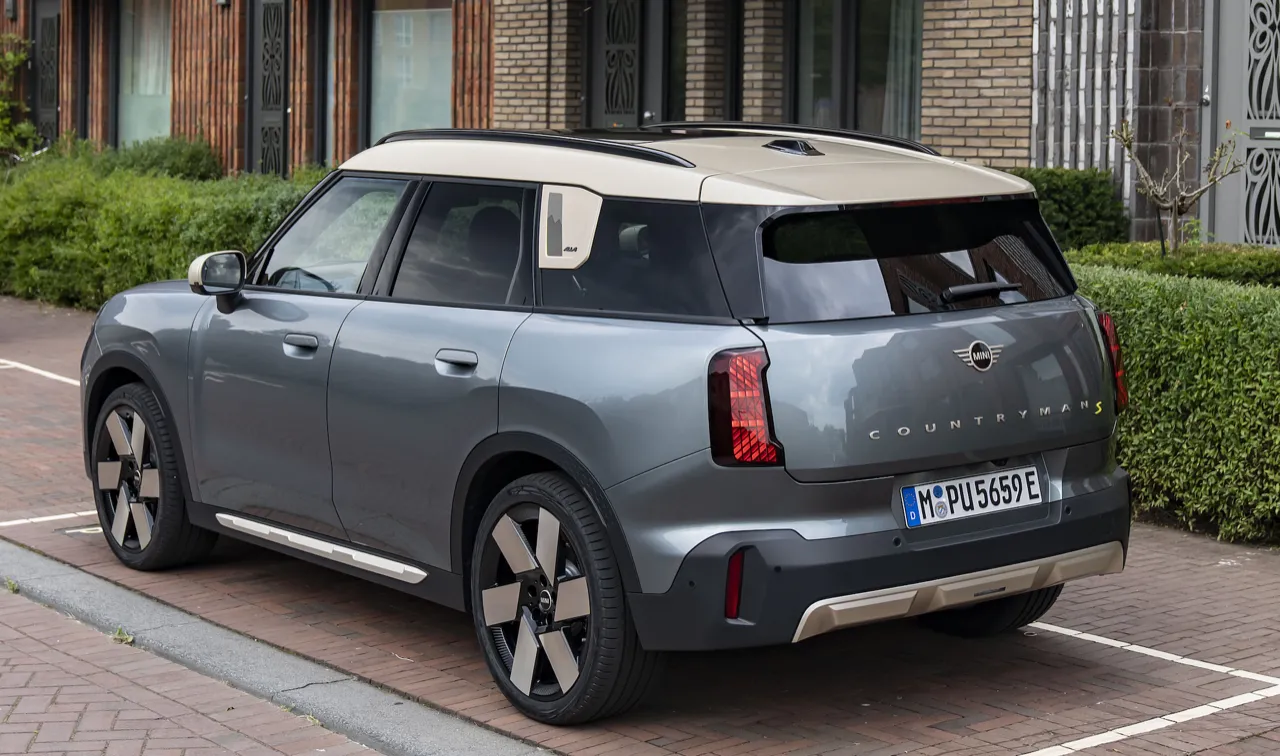 ใหญ่สะใจวิ่งไกล 430 กิโลเมตร MINI NEW COUNTRYMAN SE ALL4