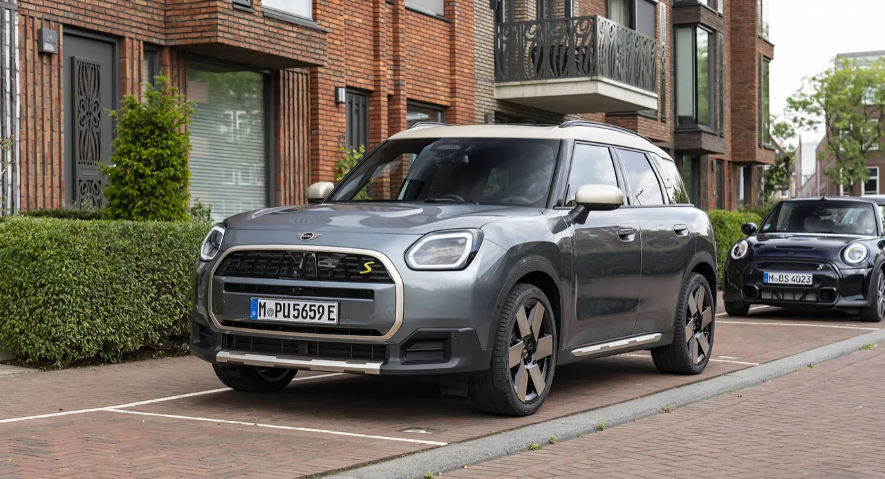 ใหญ่สะใจวิ่งไกล 430 กิโลเมตร MINI NEW COUNTRYMAN SE ALL4
