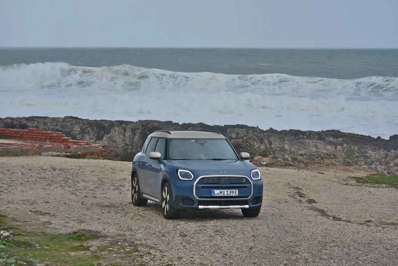 ใหญ่สะใจวิ่งไกล 430 กิโลเมตร MINI NEW COUNTRYMAN SE ALL4