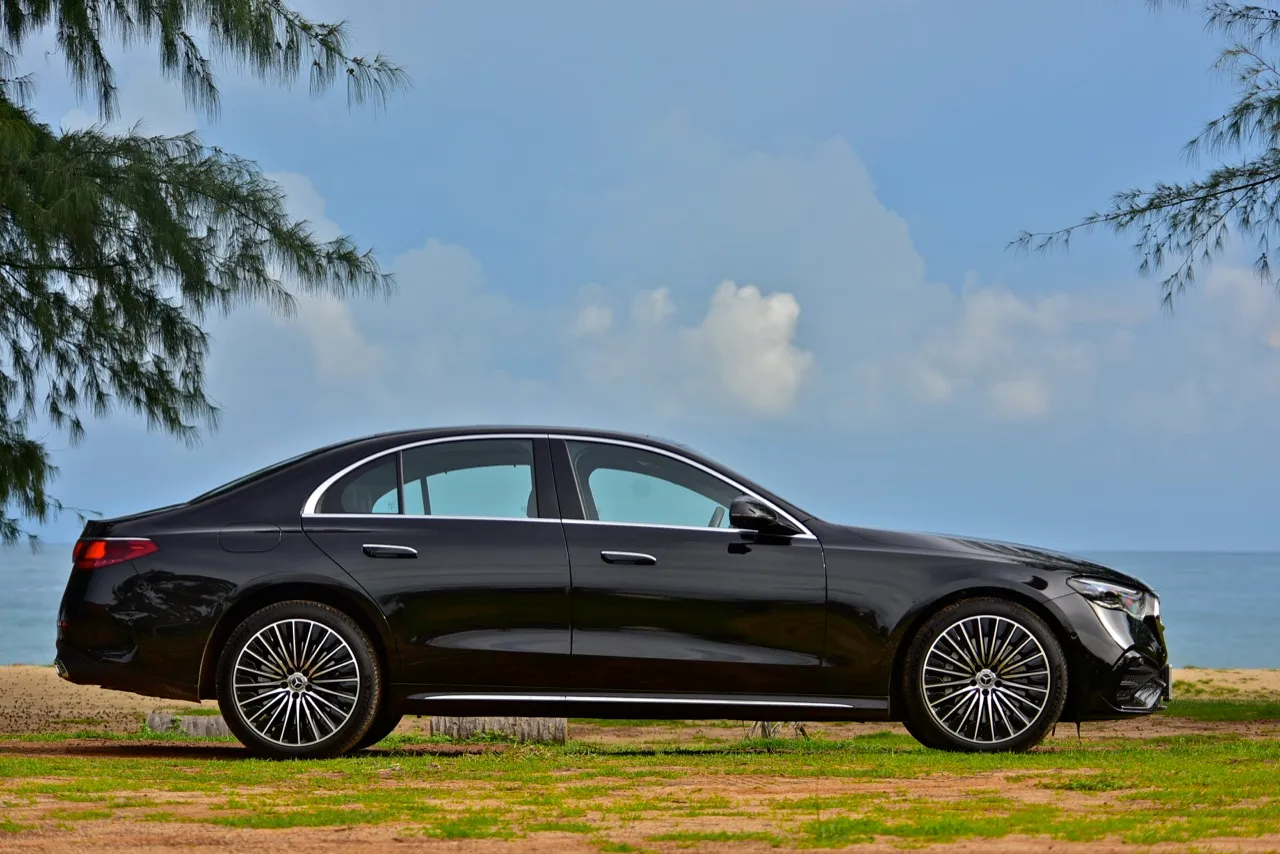 ประกอบไทย วิ่งไฟฟ้าไกลร้อยกิโลเมตร ทดสอบ NEW MERCEDES-BENZ E350e AMG DYNAMIC 