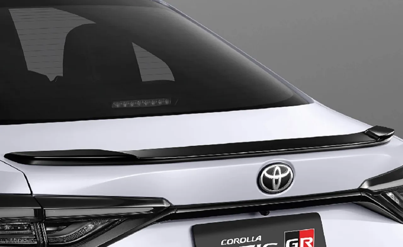 ปรับโฉมเพิ่มความสด มาแล้ว TOYOTA COROLLA ALTIS HEV GR SPORT 2024