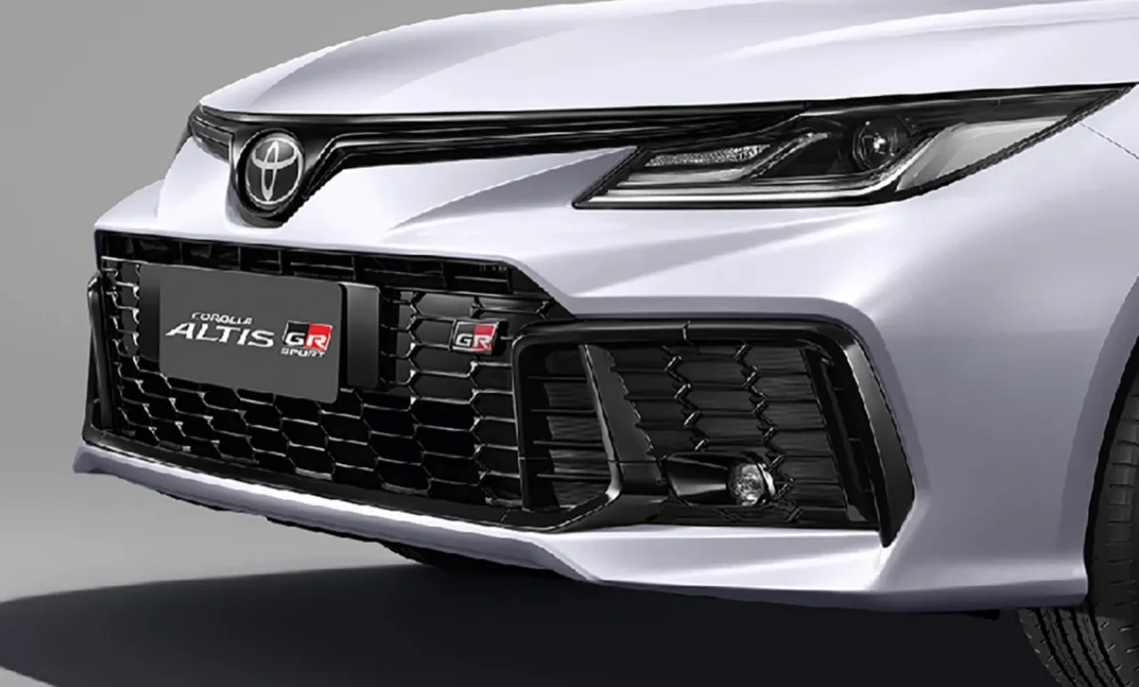 ปรับโฉมเพิ่มความสด มาแล้ว TOYOTA COROLLA ALTIS HEV GR SPORT 2024