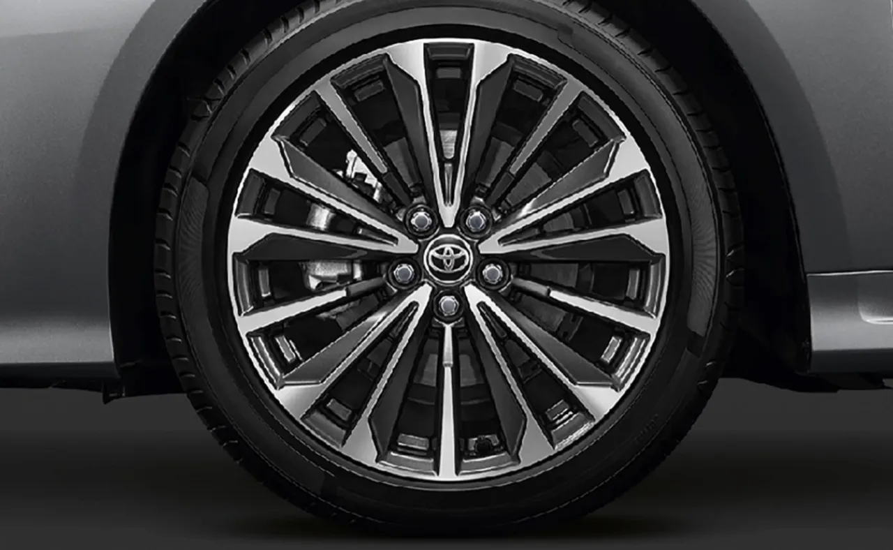 ปรับโฉมเพิ่มความสด มาแล้ว TOYOTA COROLLA ALTIS HEV GR SPORT 2024