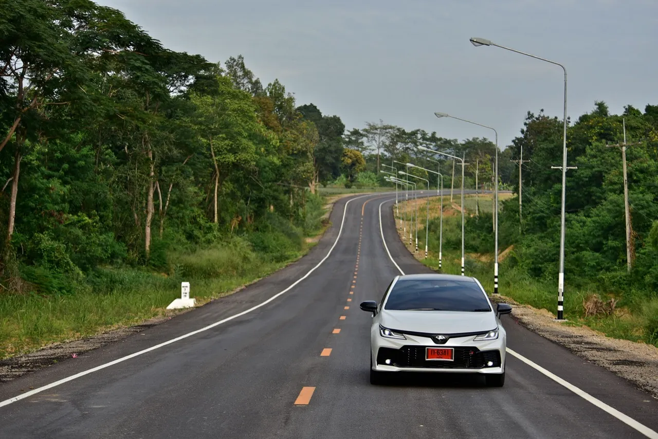 ขับดีเกินราคา! ทดสอบ TOYOTA COROLLA ALTIS HEV GR SPORT รุ่นปรับโฉม 