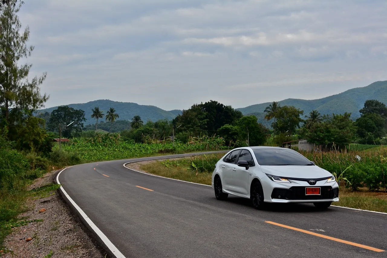 ขับดีเกินราคา! ทดสอบ TOYOTA COROLLA ALTIS HEV GR SPORT รุ่นปรับโฉม 