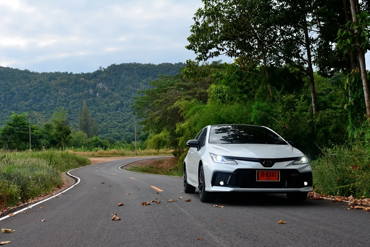 ขับดีเกินราคา! ทดสอบ TOYOTA COROLLA ALTIS HEV GR SPORT รุ่นปรับโฉม 