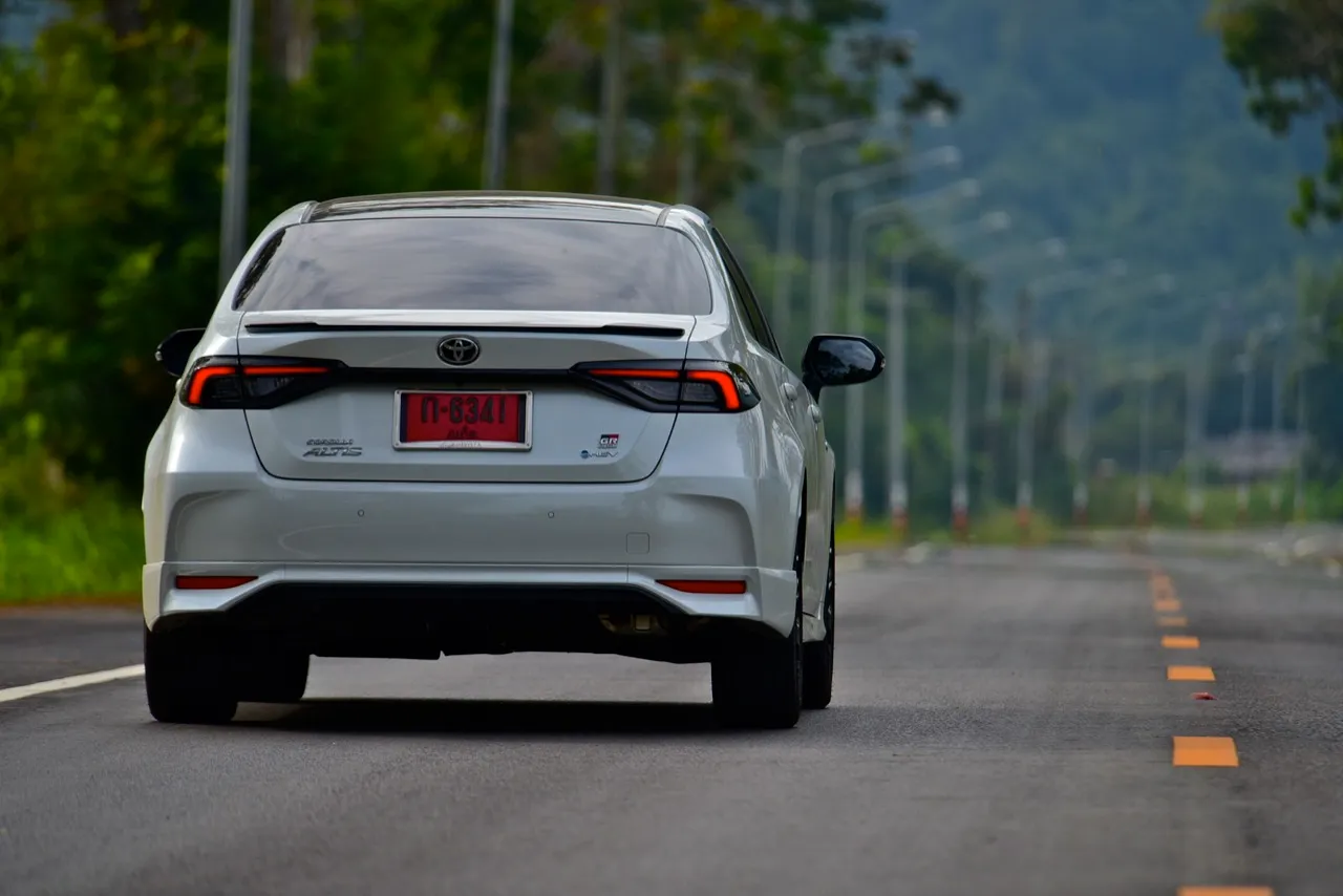 ขับดีเกินราคา! ทดสอบ TOYOTA COROLLA ALTIS HEV GR SPORT รุ่นปรับโฉม 