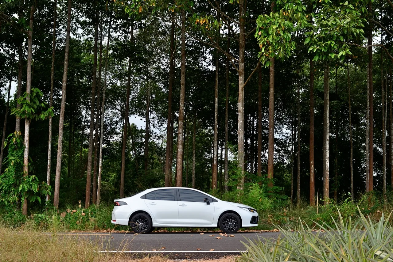 ขับดีเกินราคา! ทดสอบ TOYOTA COROLLA ALTIS HEV GR SPORT รุ่นปรับโฉม 