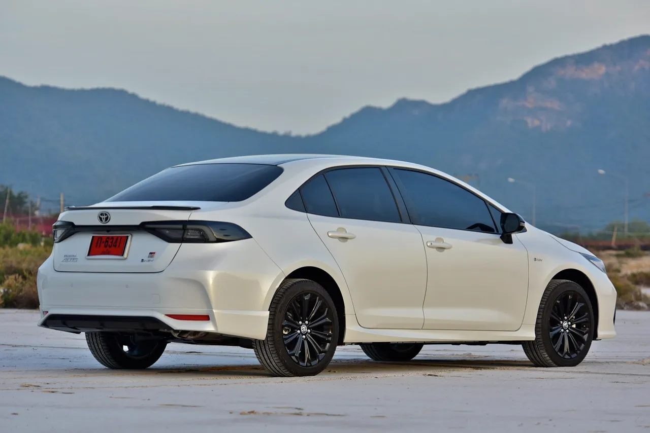 ขับดีเกินราคา! ทดสอบ TOYOTA COROLLA ALTIS HEV GR SPORT รุ่นปรับโฉม 