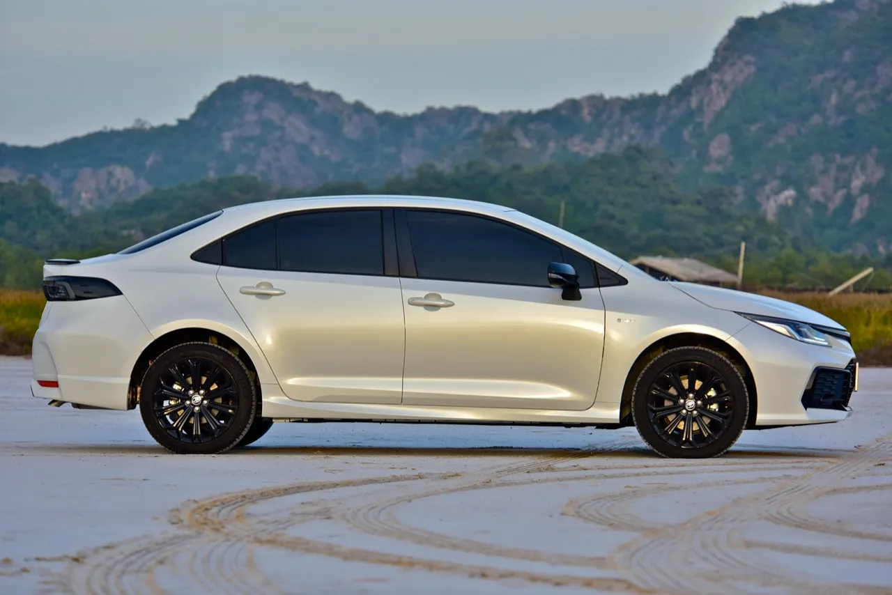 ขับดีเกินราคา! ทดสอบ TOYOTA COROLLA ALTIS HEV GR SPORT รุ่นปรับโฉม 