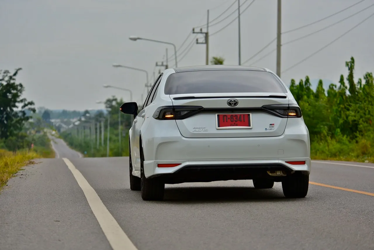 ขับดีเกินราคา! ทดสอบ TOYOTA COROLLA ALTIS HEV GR SPORT รุ่นปรับโฉม 