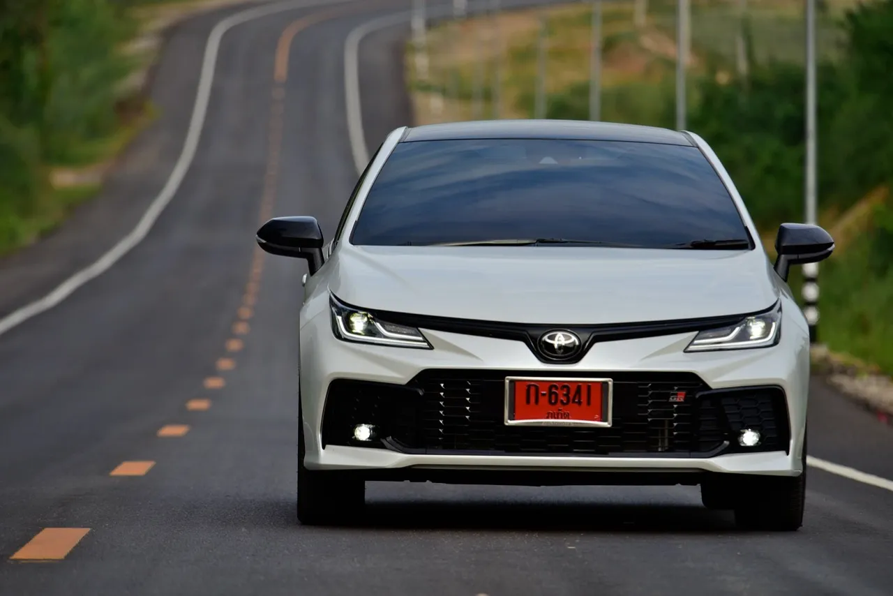 ขับดีเกินราคา! ทดสอบ TOYOTA COROLLA ALTIS HEV GR SPORT รุ่นปรับโฉม 