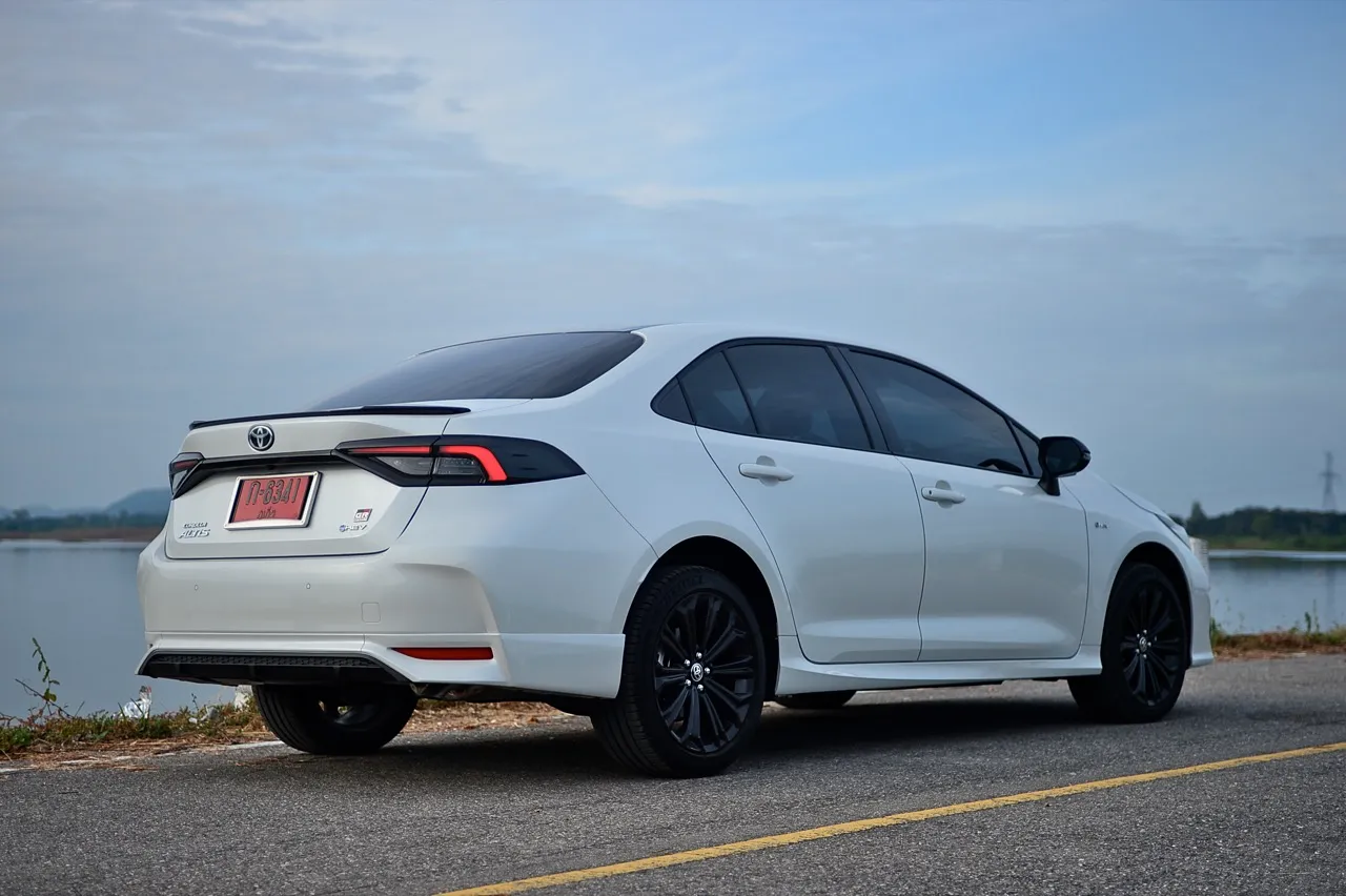 ขับดีเกินราคา! ทดสอบ TOYOTA COROLLA ALTIS HEV GR SPORT รุ่นปรับโฉม 