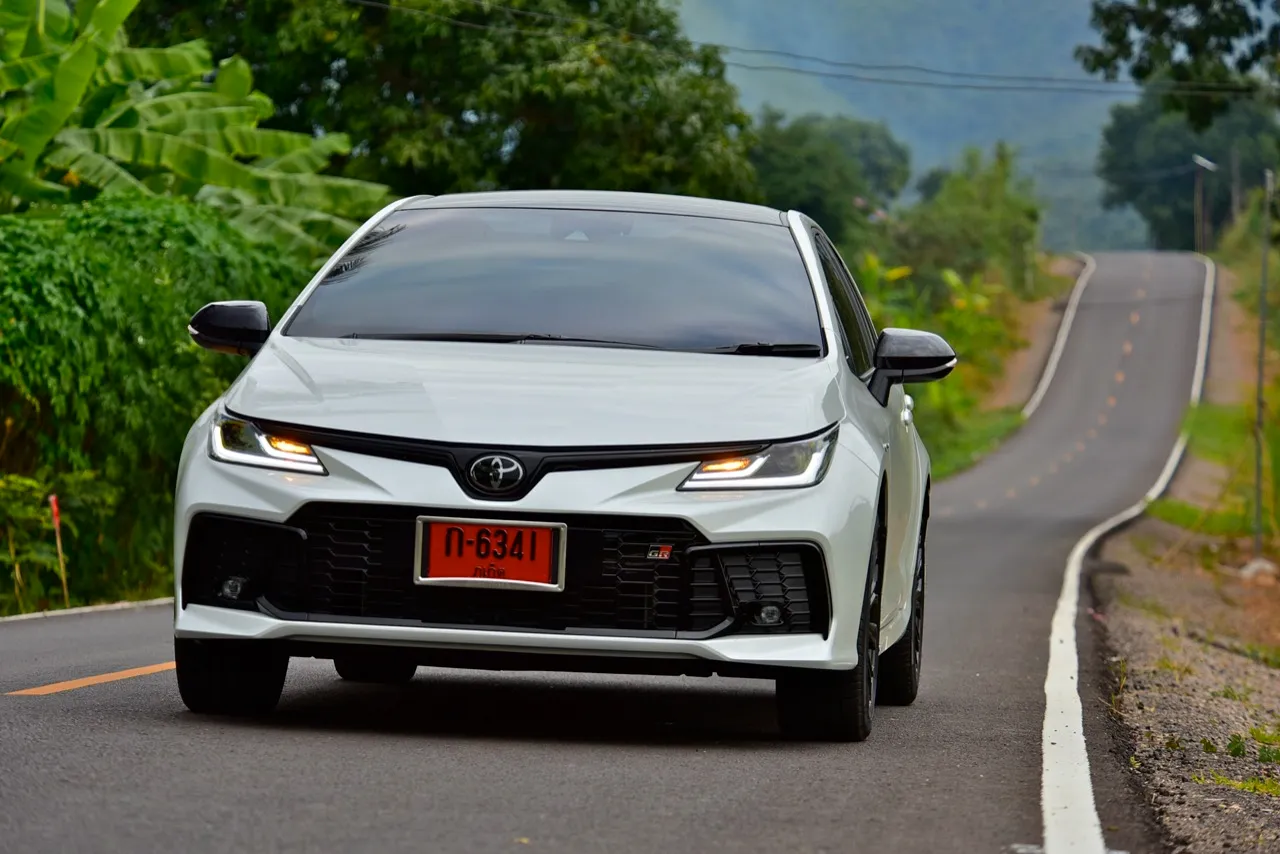 ขับดีเกินราคา! ทดสอบ TOYOTA COROLLA ALTIS HEV GR SPORT รุ่นปรับโฉม 