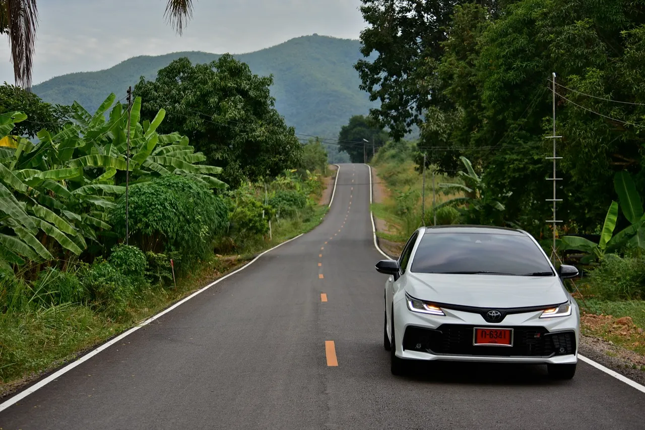 ขับดีเกินราคา! ทดสอบ TOYOTA COROLLA ALTIS HEV GR SPORT รุ่นปรับโฉม 