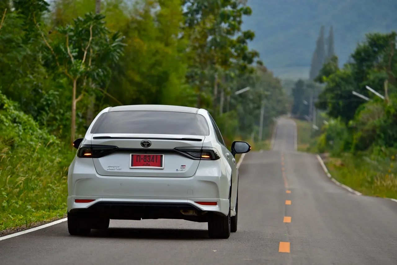 ขับดีเกินราคา! ทดสอบ TOYOTA COROLLA ALTIS HEV GR SPORT รุ่นปรับโฉม 