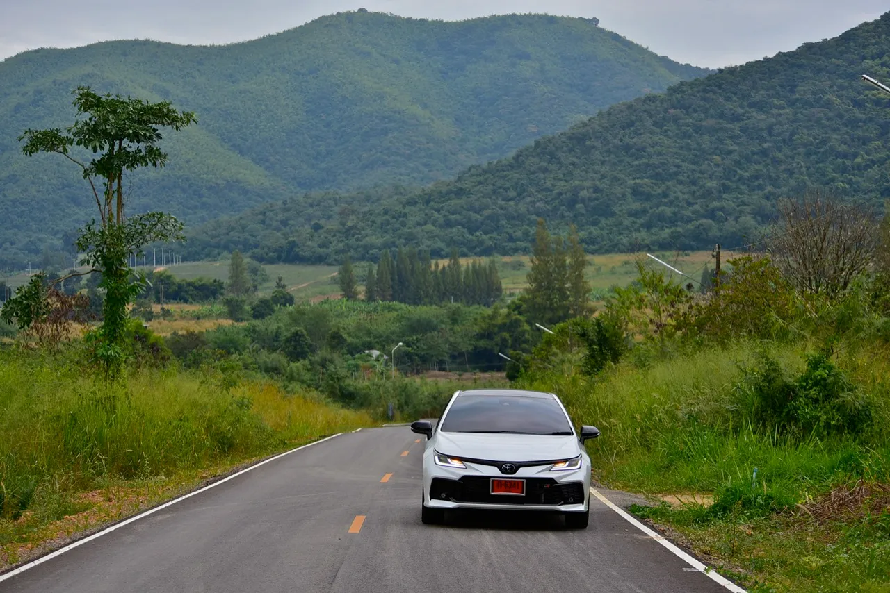 ขับดีเกินราคา! ทดสอบ TOYOTA COROLLA ALTIS HEV GR SPORT รุ่นปรับโฉม 