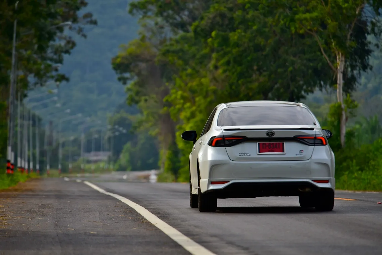 ขับดีเกินราคา! ทดสอบ TOYOTA COROLLA ALTIS HEV GR SPORT รุ่นปรับโฉม 