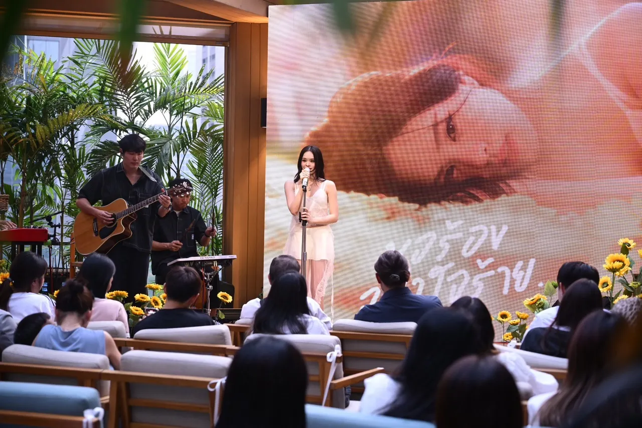 แอลลี่ เปิดตัวเพลงใหม่ “ขอร้องอย่าใจร้าย” อบอุ่นหัวใจพร้อมแขกคนสำคัญ