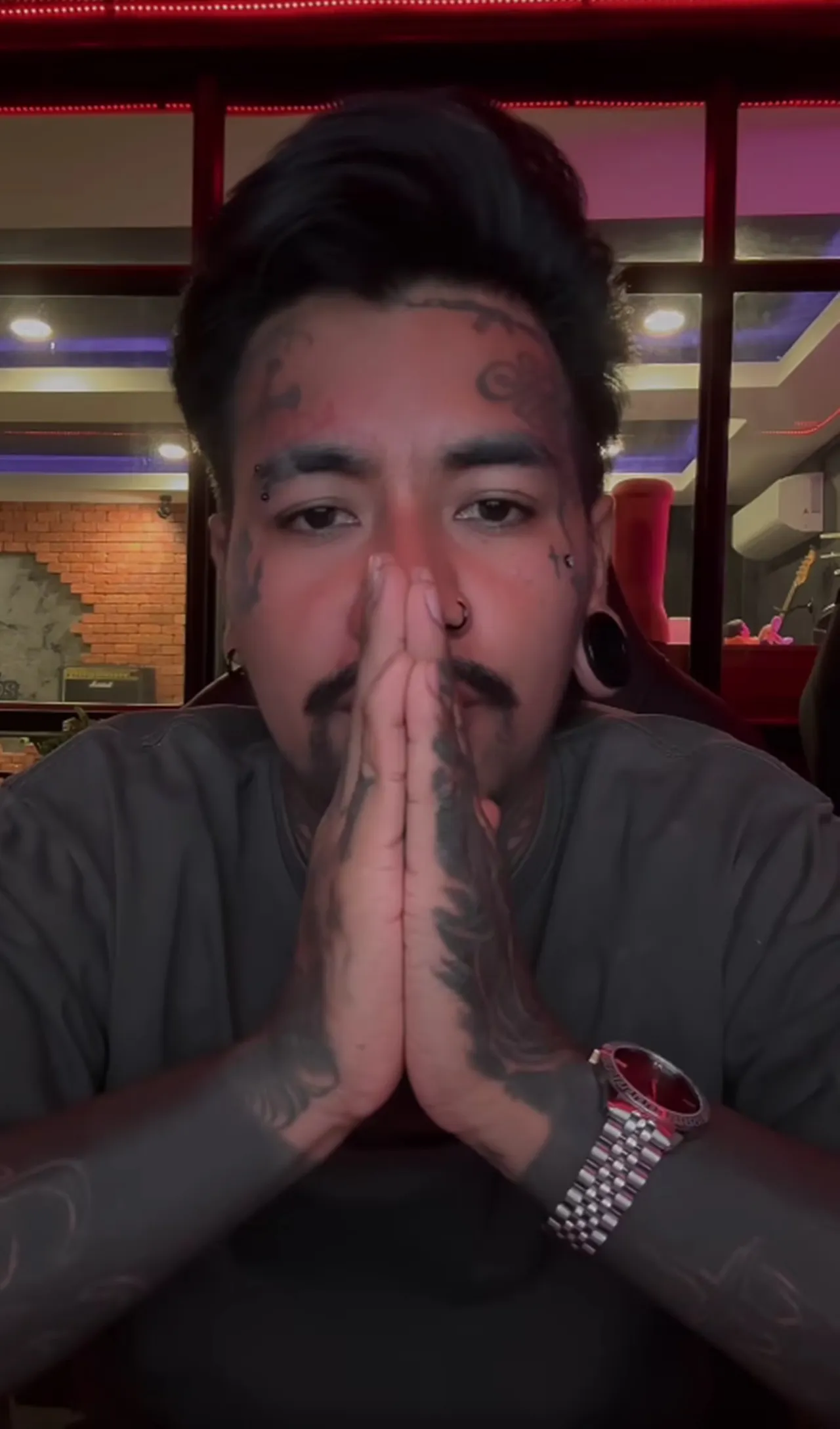 สรุปดราม่า เจ๋ง บิ๊กแอส ฟาดปมนักร้องเสพยา ปอน นิพนธ์ โพสต์สวนกลับก่อนไลฟ์ขอโทษ