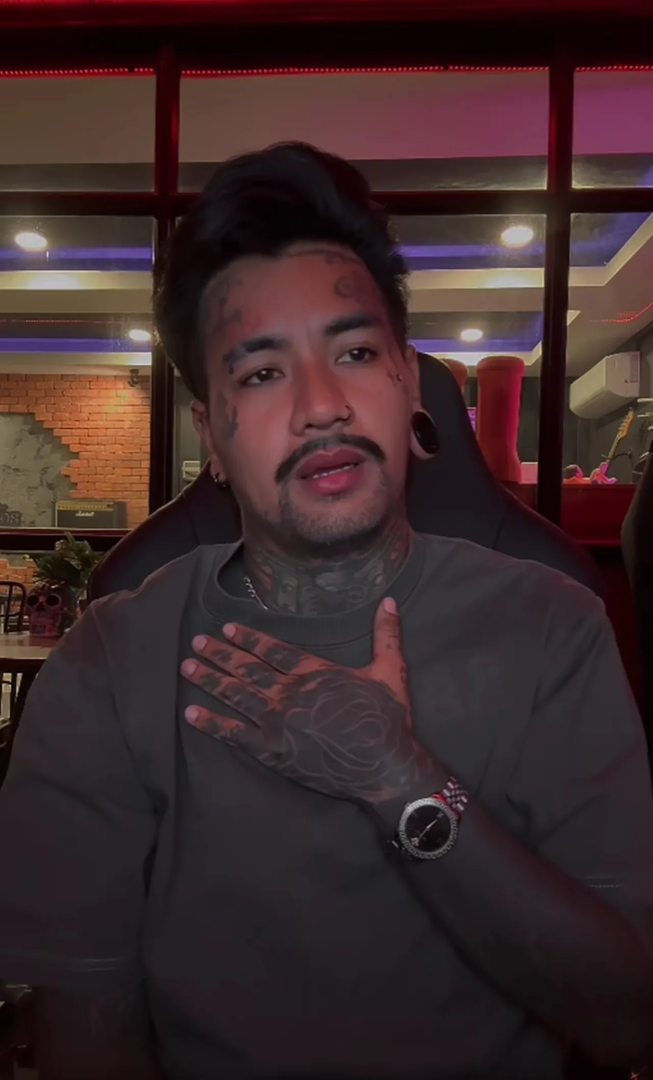 สรุปดราม่า เจ๋ง บิ๊กแอส ฟาดปมนักร้องเสพยา ปอน นิพนธ์ โพสต์สวนกลับก่อนไลฟ์ขอโทษ