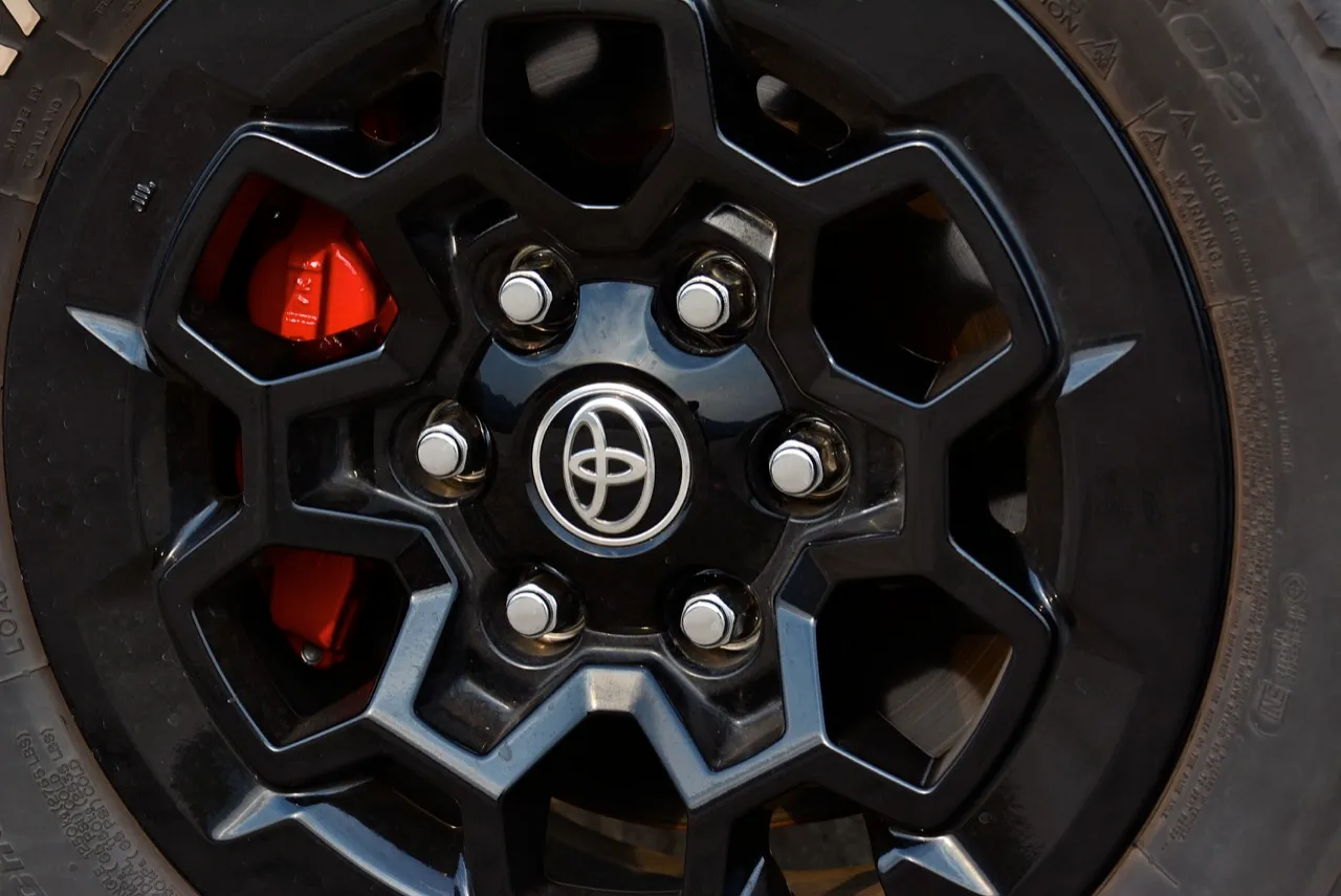 จากแอดิเลดถึงกุยบุรี ทดสอบ TOYOTA HILUX REVO GR SPORT