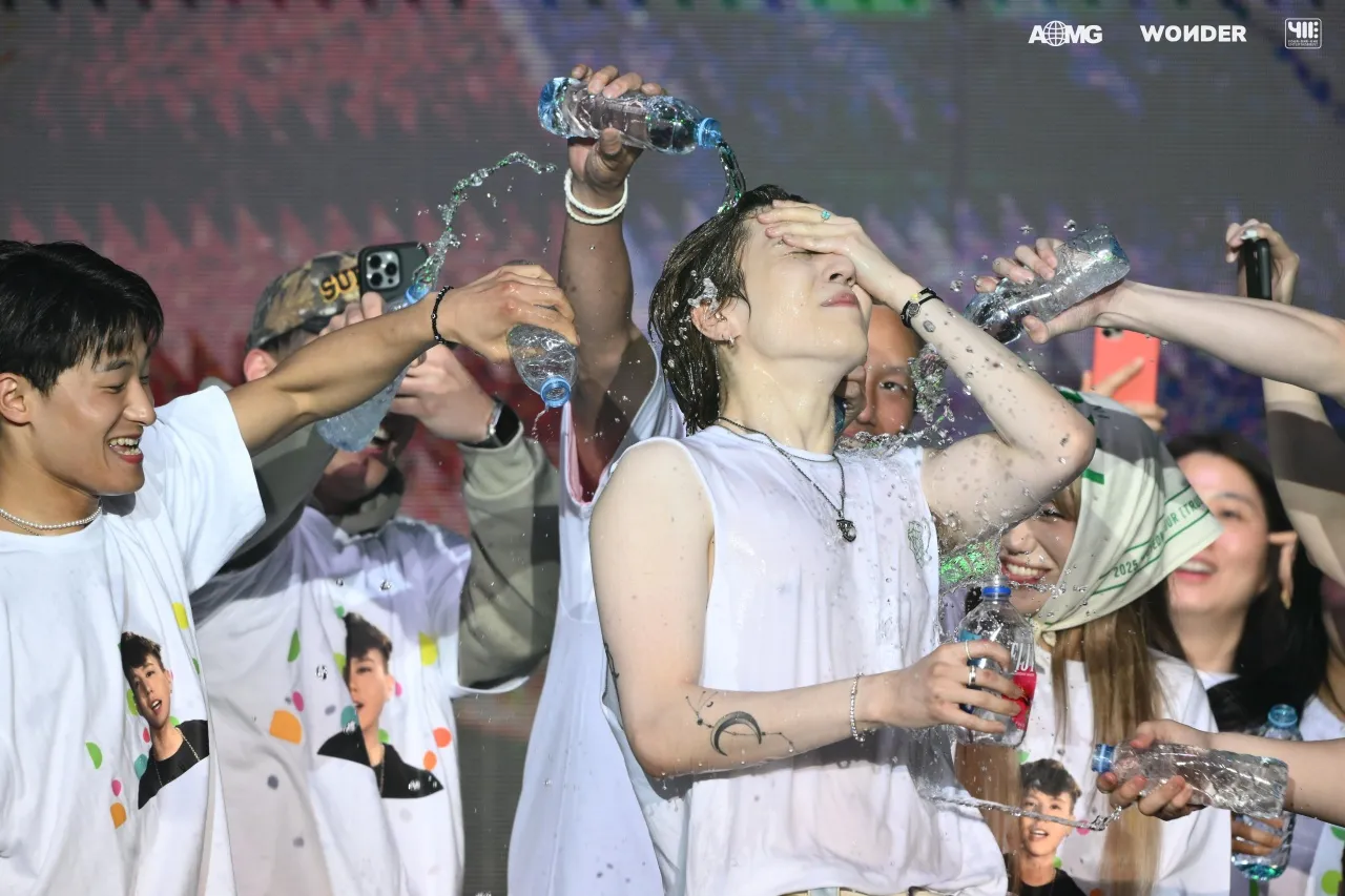 สมมงไทยแลนด์แดนอากาเซ่ อังกอร์คอนเสิร์ต มีแค่ประเทศไทย ยูคยอม ยกนิ้วโป้งโฮ่งมาก