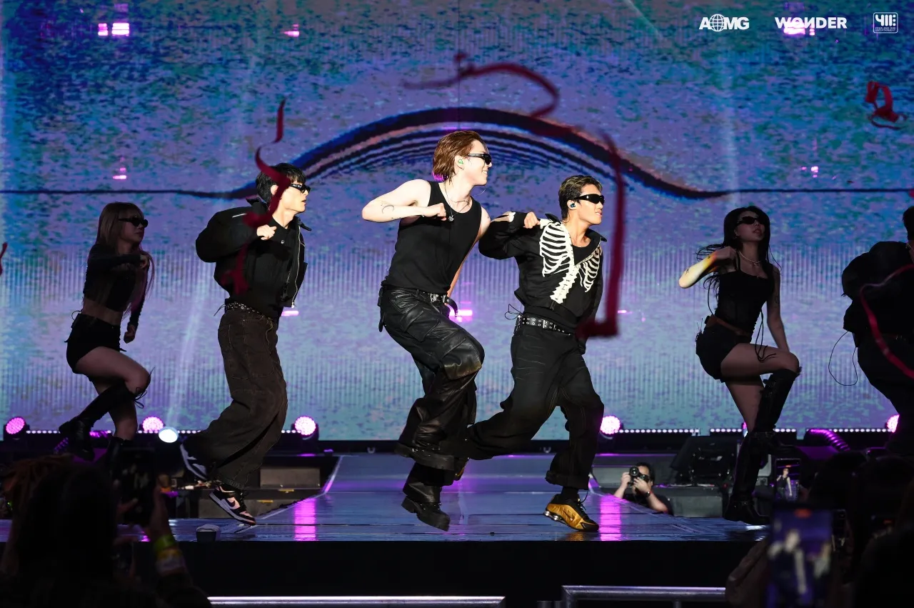 สมมงไทยแลนด์แดนอากาเซ่ อังกอร์คอนเสิร์ต มีแค่ประเทศไทย ยูคยอม ยกนิ้วโป้งโฮ่งมาก