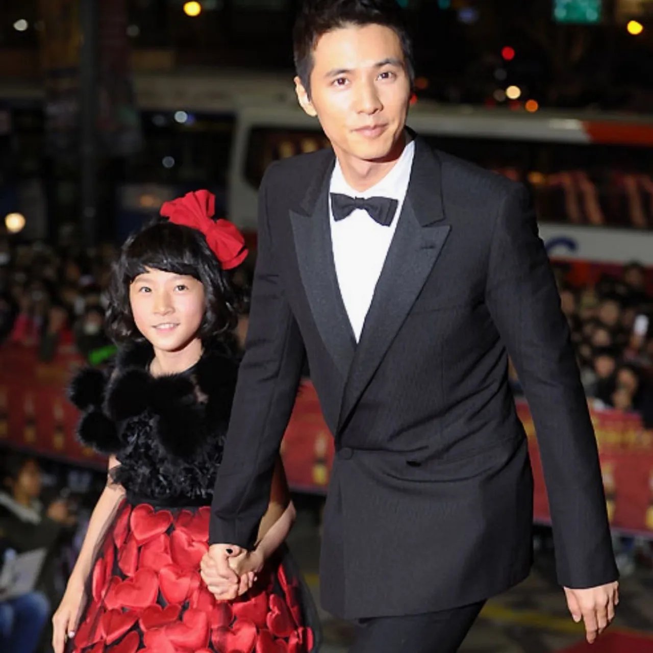 สรุปประเด็นร้อน พระเอกเกาหลี คิมซูฮยอน ถูกแฉคบ คิมแซรน 6 ปี พร้อมปล่อยหลักฐาน