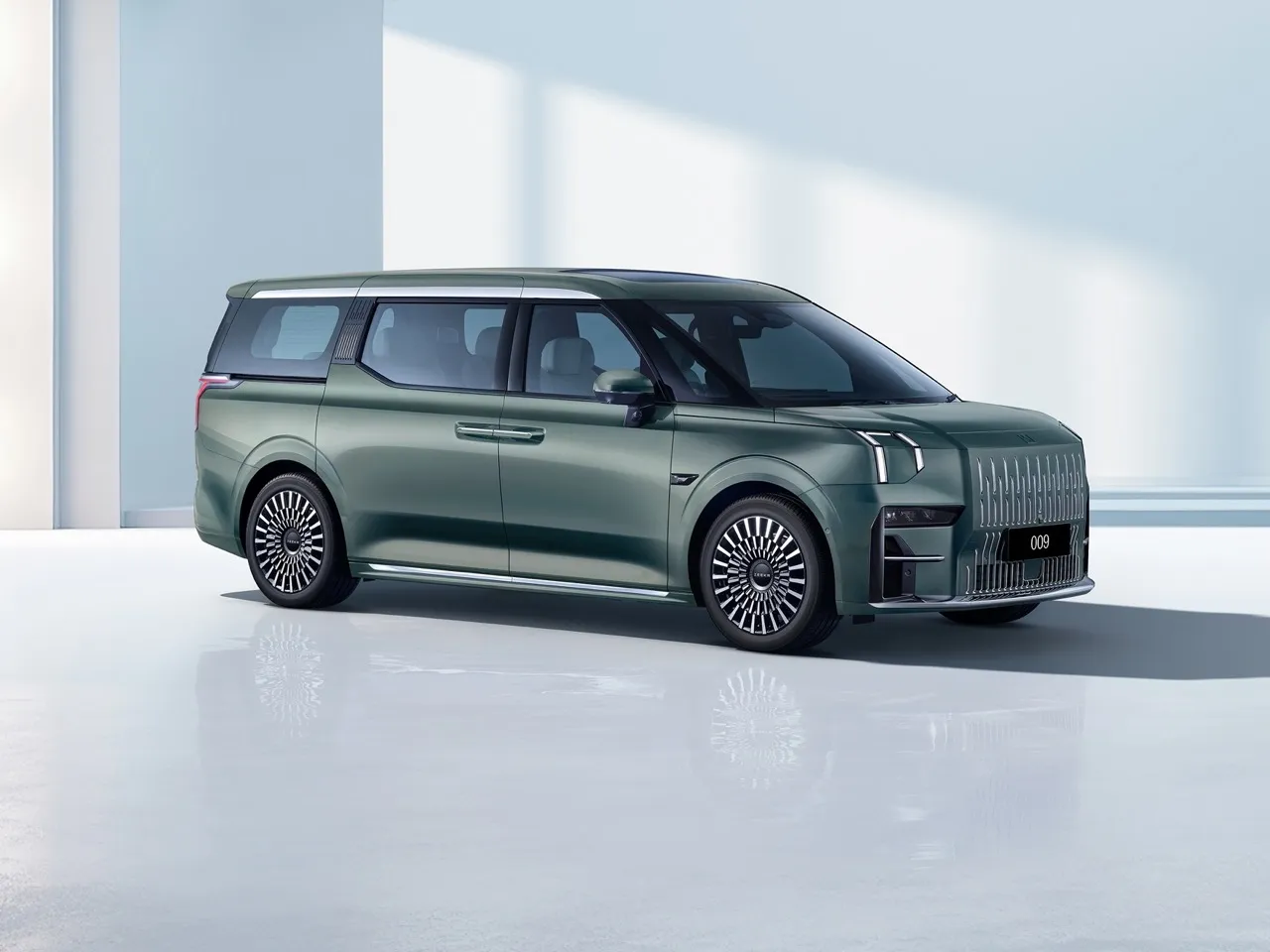 MGC-ASIA แถลงแผนงานประจำปี รุกธุรกิจ EV - Alpha X - Howden Maxi