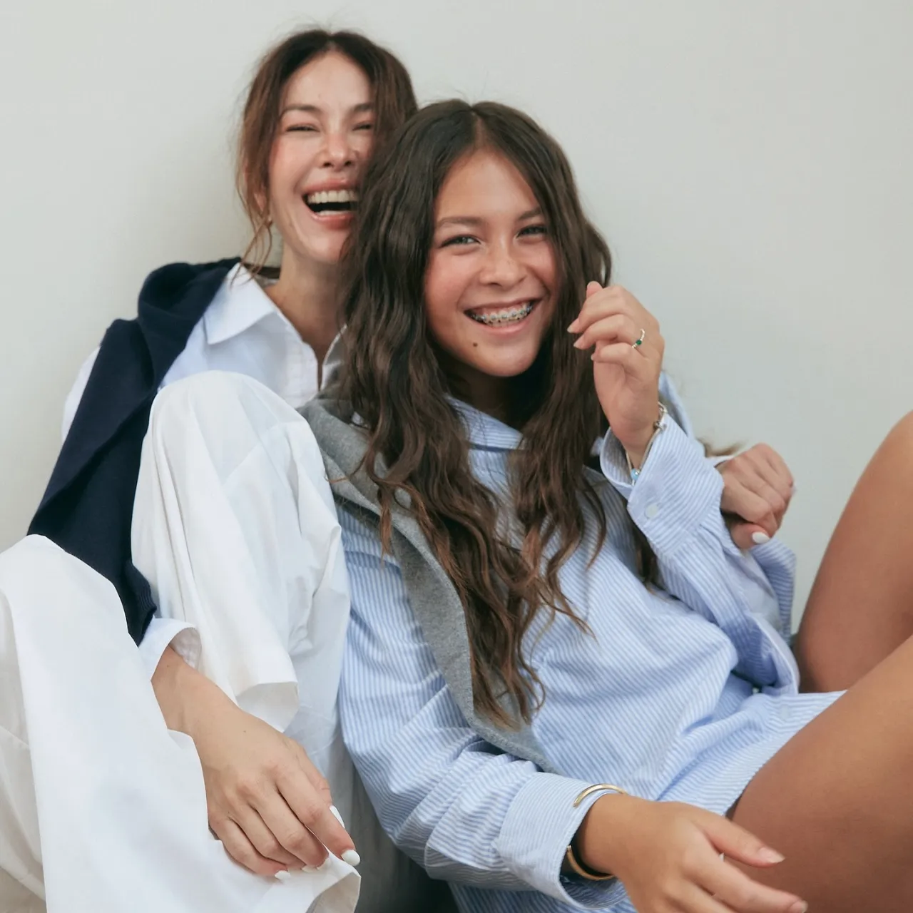 ส่องภาพ น้องไลลา ลูกสาวคนโตของพอลล่า เป็นสาวแล้ว แววตาสวยดูมีเสน่ห์เหมือนแม่